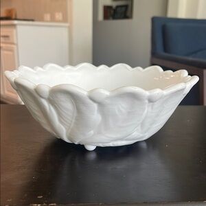 Elegant White Scalloped Serveware Bowl
